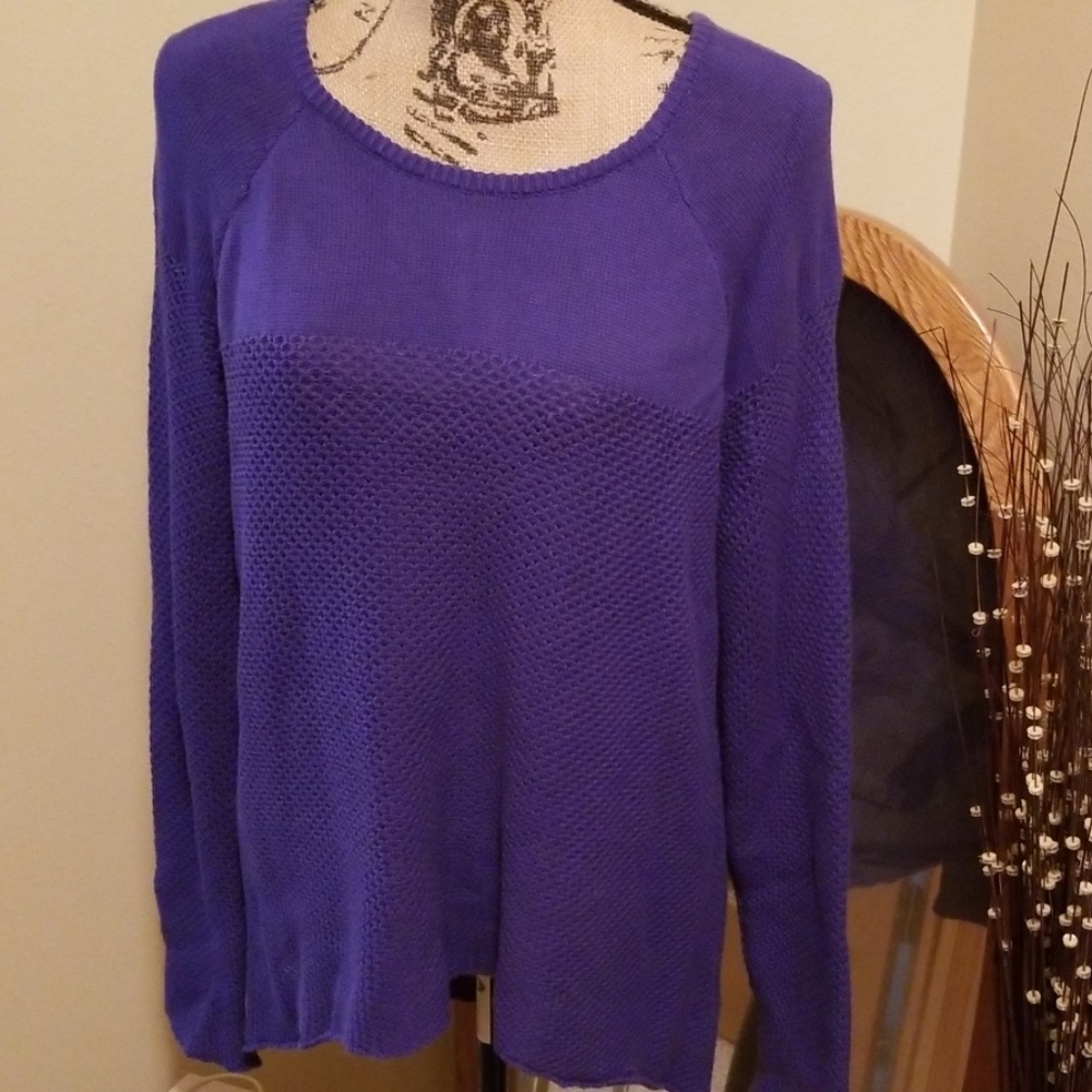 💜Cute Nicole sweater💜 - Picture 1 of 7